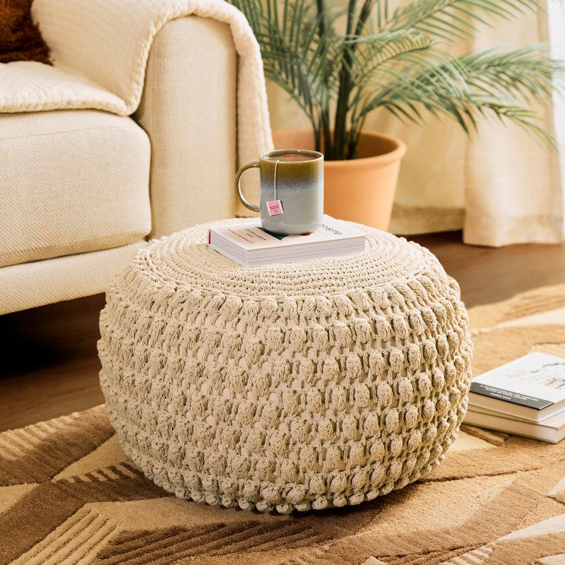 Riva Bobble Häkel-Sitzhocker – Natur