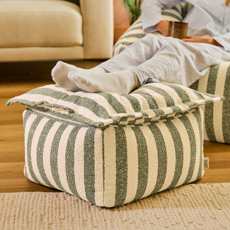 Sofia Stripe Bouclé-Fußhocker mit gepolsterter Oberseite – Olivgrün