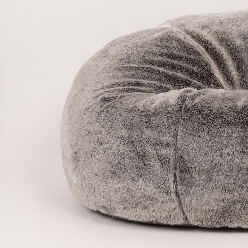 Kenai Cloud Zweisitzer-Sitzsack aus Kunstfell – Arctic Wolf